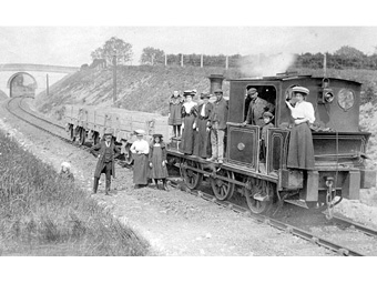 Contractor's engine near Holland Arms